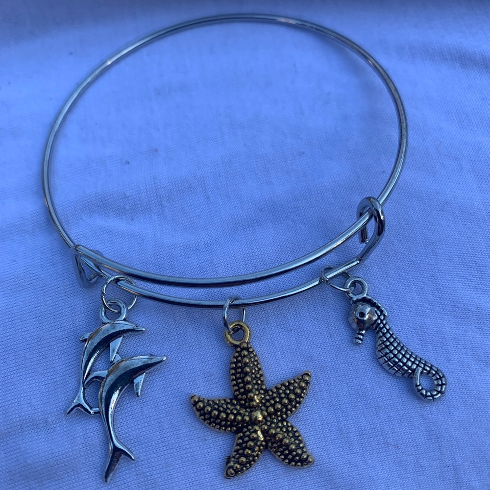 Brand New! Handmade! Adjustable Charm Bangle Bracelet! - Picture 3 of 4